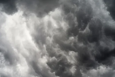 por que las nubes se tornan negras antes de la lluvia te lo explicamos